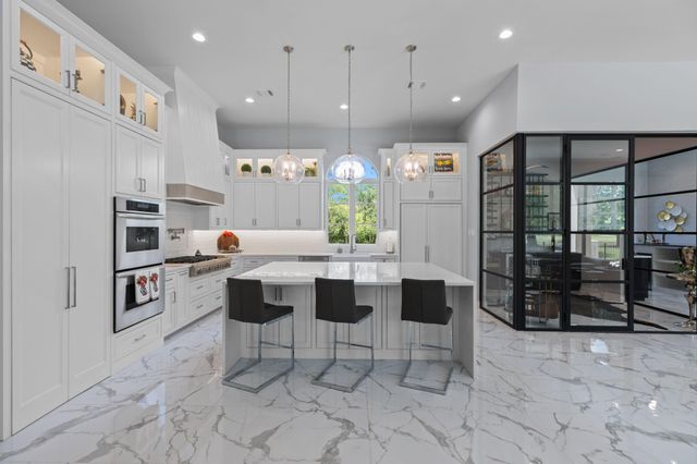 39 Maymont Way, The Woodlands, TX 77382