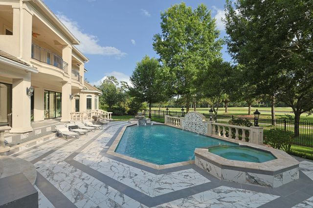 39 Maymont Way, The Woodlands, TX 77382