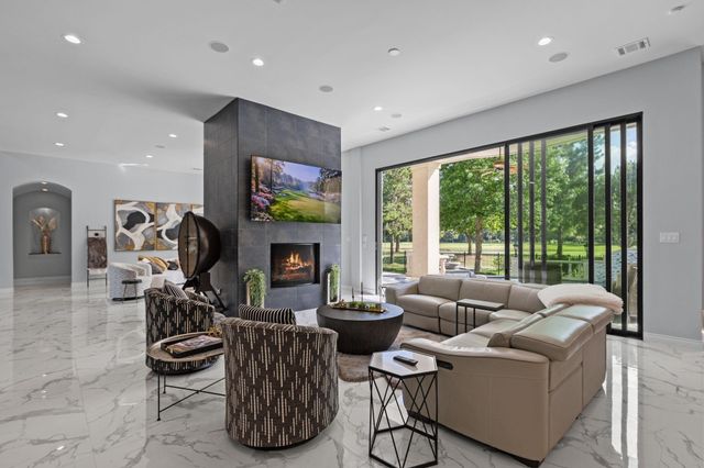 39 Maymont Way, The Woodlands, TX 77382