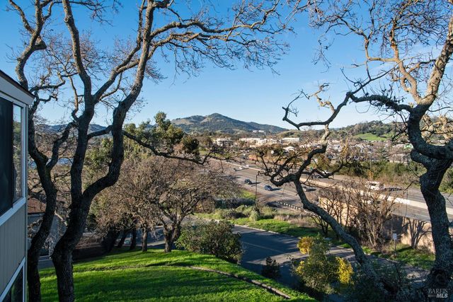 18 Margarita Ter, Novato, CA 94947