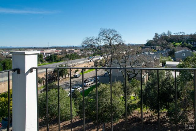 18 Margarita Ter, Novato, CA 94947