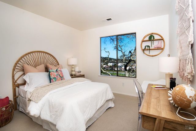 18 Margarita Ter, Novato, CA 94947