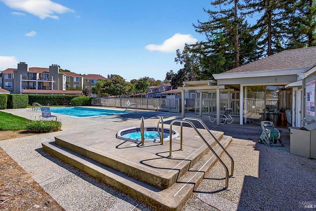 18 Margarita Ter, Novato, CA 94947