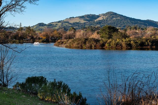 18 Margarita Ter, Novato, CA 94947