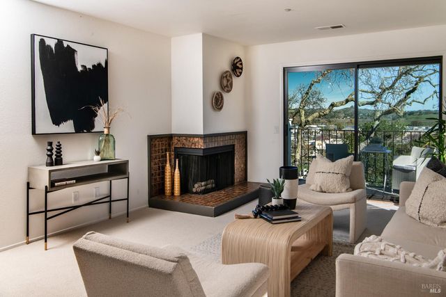 18 Margarita Ter, Novato, CA 94947