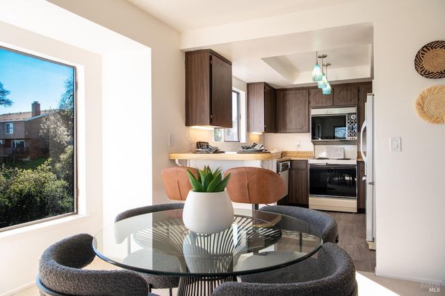 18 Margarita Ter, Novato, CA 94947