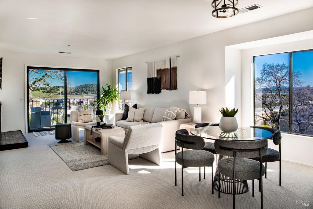 18 Margarita Ter, Novato, CA 94947