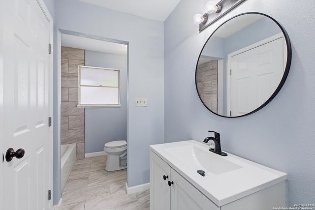 413 Cloudmont Dr, Windcrest, TX 78239