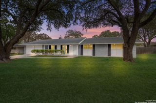 413 Cloudmont Dr, Windcrest, TX 78239