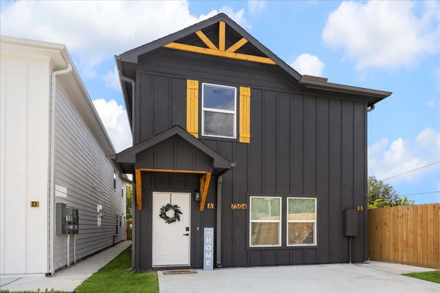 7504 Laura Koppe Road A, Houston, TX 77028