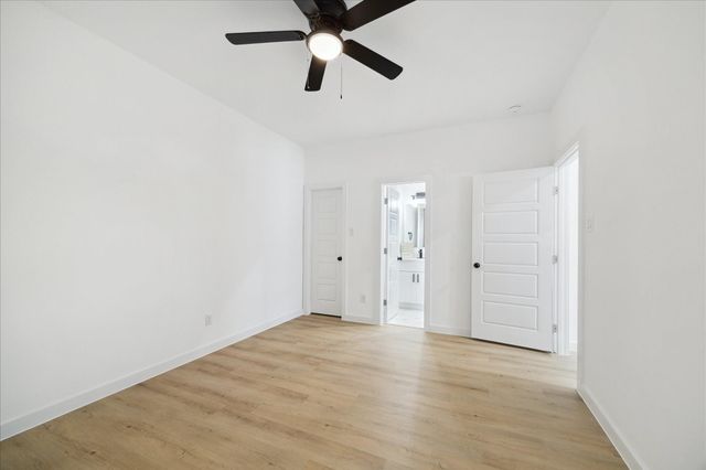 7504 Laura Koppe Road A, Houston, TX 77028