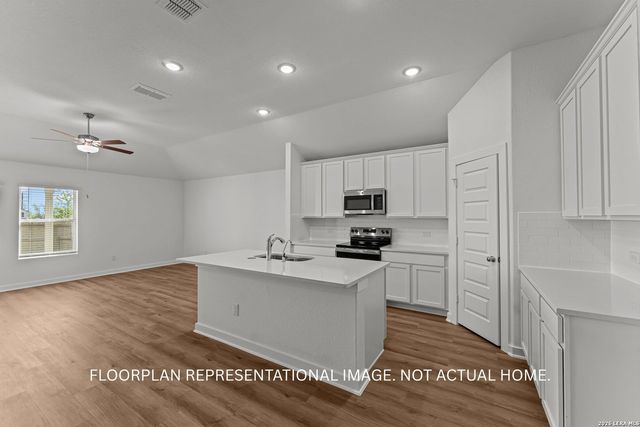 2910 Midlothian Way, Converse, TX 78109