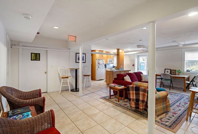 21 Bradlee Rd 32, Medford, MA 02155