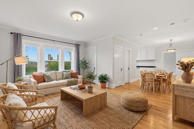 21 Bradlee Rd 32, Medford, MA 02155