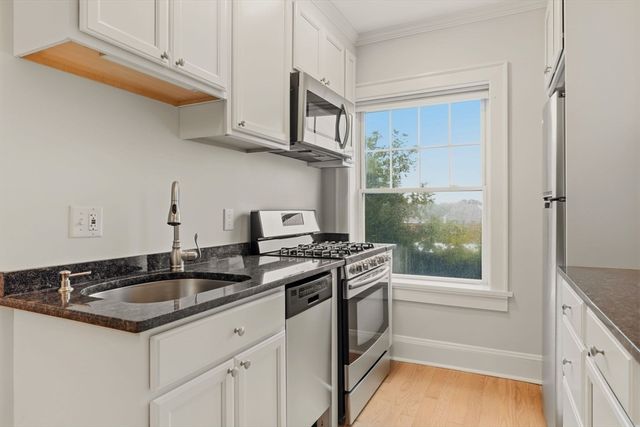 21 Bradlee Rd 32, Medford, MA 02155