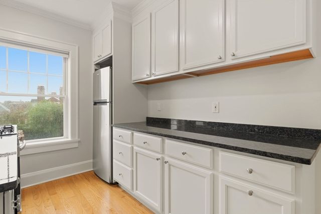 21 Bradlee Rd 32, Medford, MA 02155