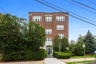 21 Bradlee Rd 32, Medford, MA 02155