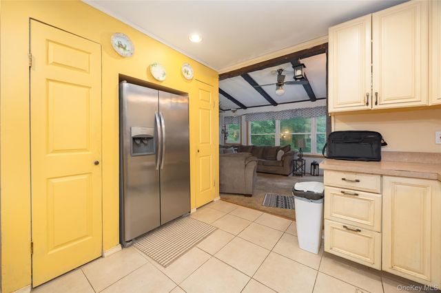 24 Dutchess Hill Road, Poughkeepsie, NY 12601