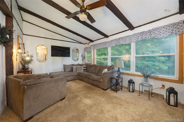24 Dutchess Hill Road, Poughkeepsie, NY 12601