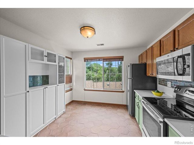 989 S Miller Street 204, Lakewood, CO 80226