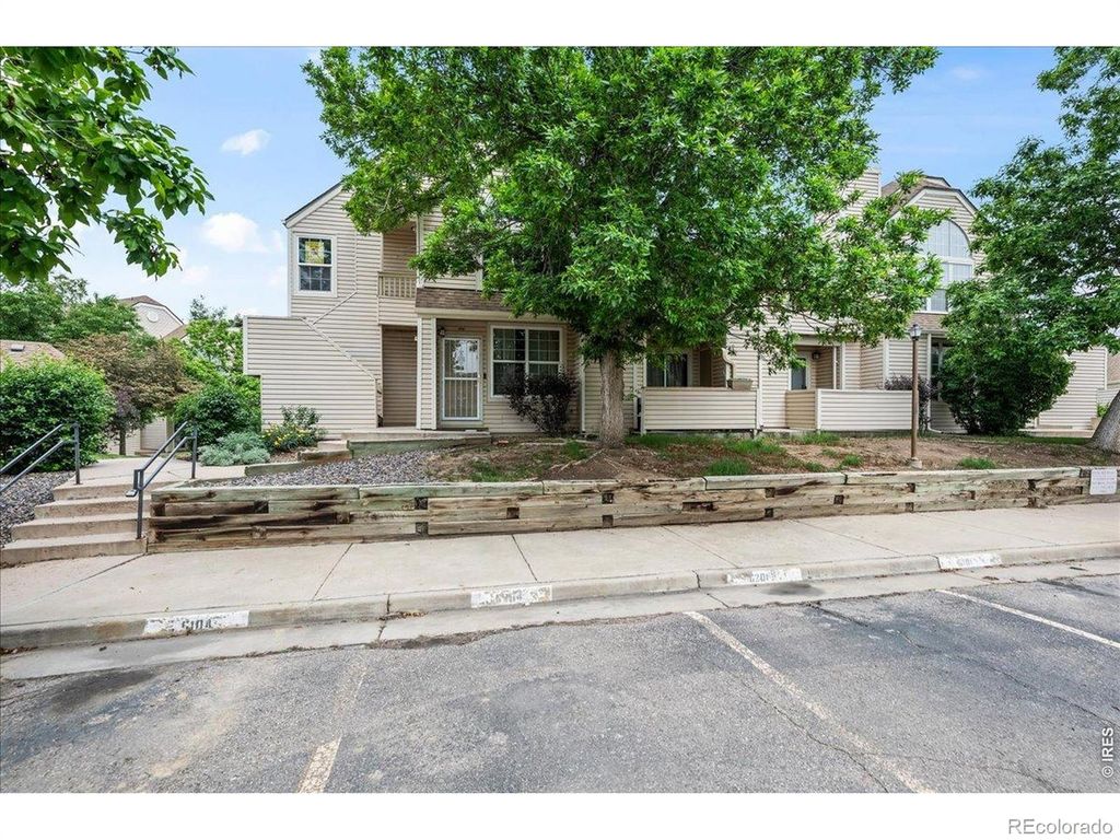989 S Miller Street 204, Lakewood, CO 80226