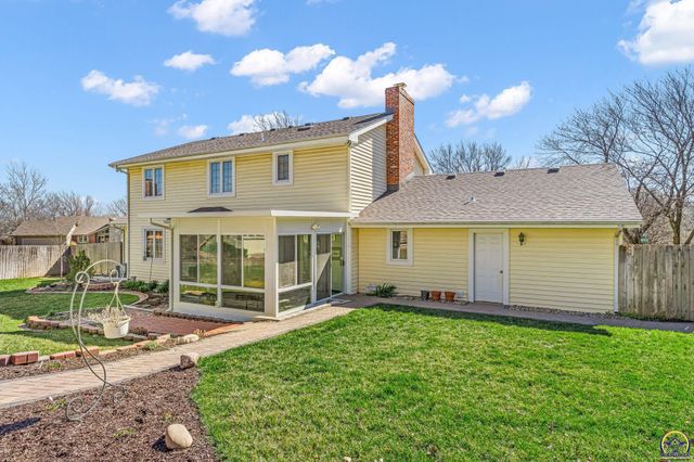 2253 SW Alameda DR, Topeka, KS 66614