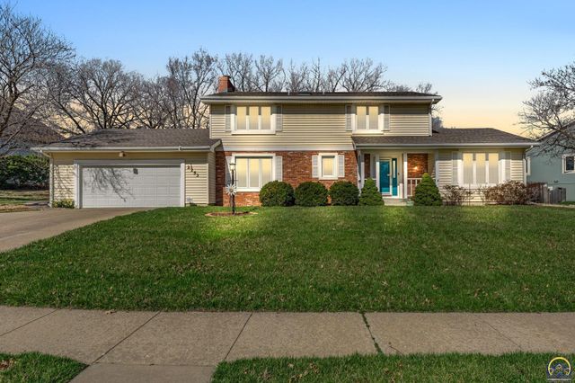 2253 SW Alameda DR, Topeka, KS 66614