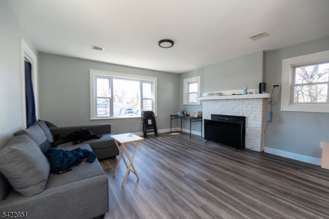 289 Leonia Ave, Bogota Boro, NJ 07603