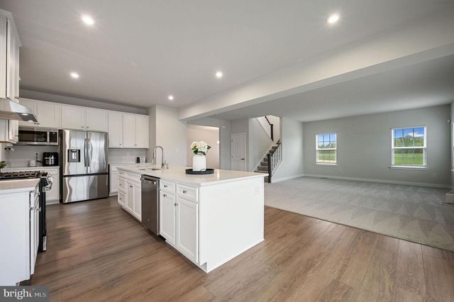 200 CHARLESTON CIR, Dover, DE 19904