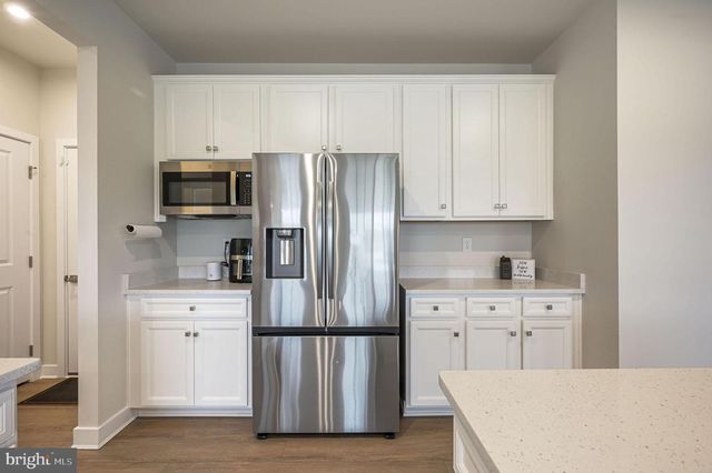 200 CHARLESTON CIR, Dover, DE 19904