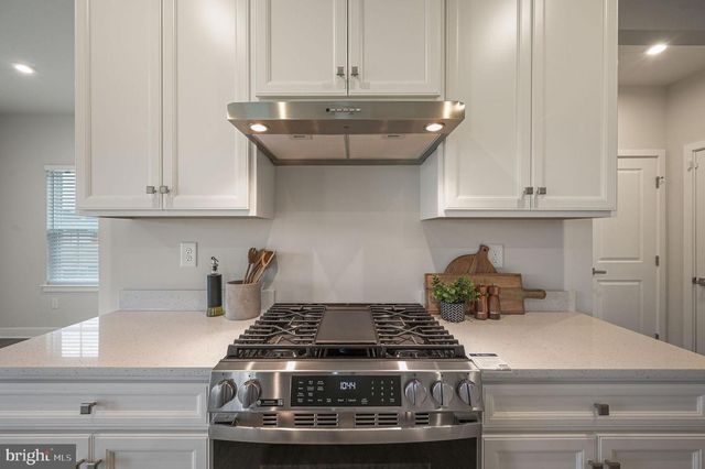 200 CHARLESTON CIR, Dover, DE 19904