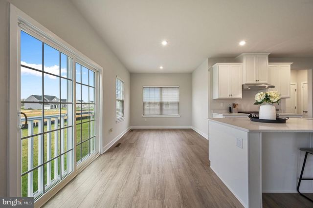 200 CHARLESTON CIR, Dover, DE 19904