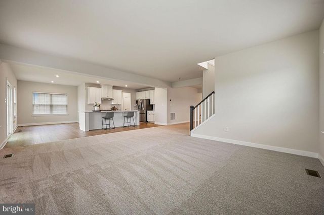 200 CHARLESTON CIR, Dover, DE 19904