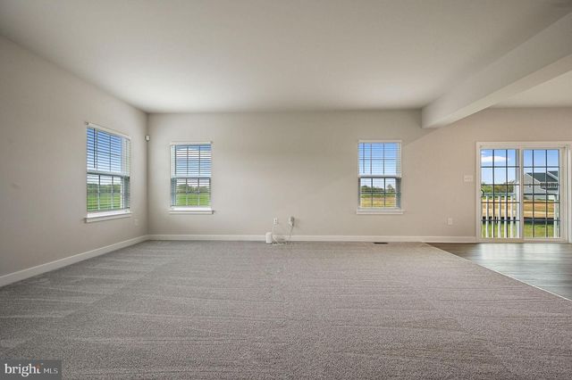 200 CHARLESTON CIR, Dover, DE 19904