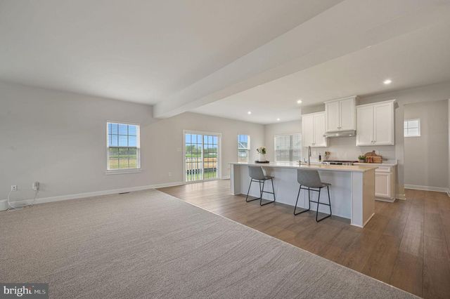 200 CHARLESTON CIR, Dover, DE 19904