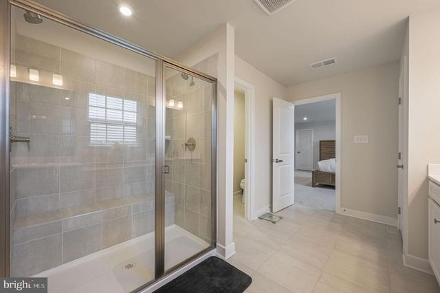 200 CHARLESTON CIR, Dover, DE 19904