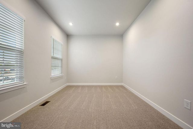 200 CHARLESTON CIR, Dover, DE 19904