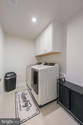 200 CHARLESTON CIR, Dover, DE 19904