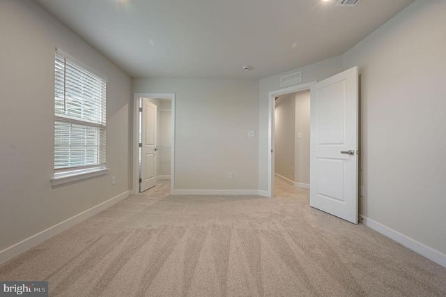 200 CHARLESTON CIR, Dover, DE 19904