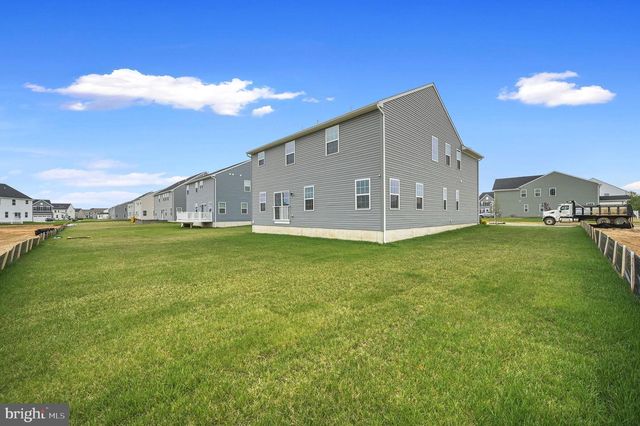 200 CHARLESTON CIR, Dover, DE 19904