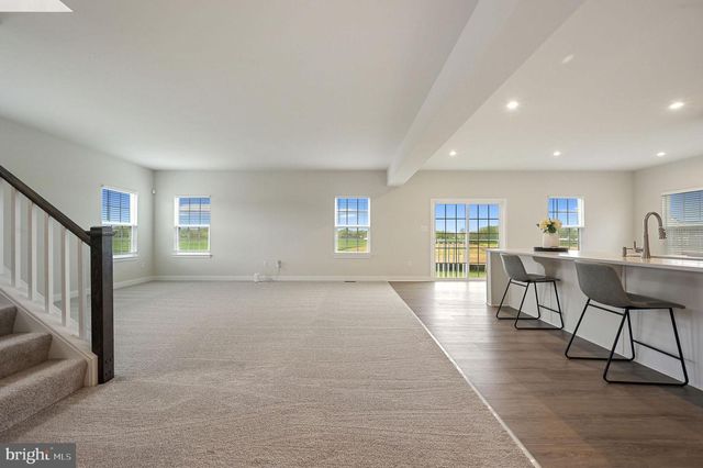 200 CHARLESTON CIR, Dover, DE 19904
