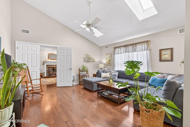 2278 Agincourt Road, Toms River, NJ 08755