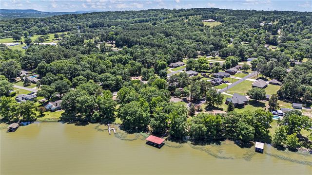 109 Clearlake Drive, Russellville, AR 72802