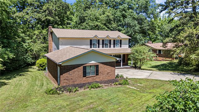 109 Clearlake Drive, Russellville, AR 72802