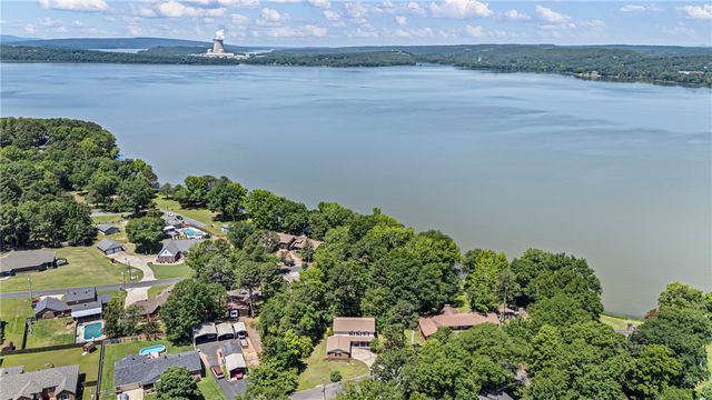 109 Clearlake Drive, Russellville, AR 72802