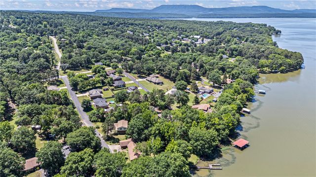 109 Clearlake Drive, Russellville, AR 72802