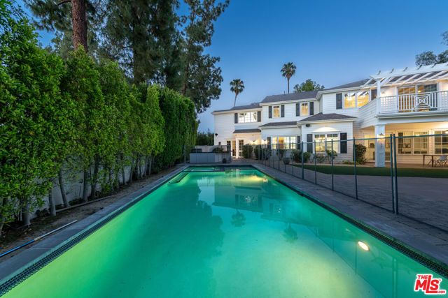 4981 Amigo Avenue, Tarzana (los Angeles), CA 91356