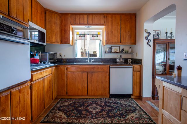 4201 E Kings Road, Tucson, AZ 85711