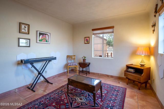 4201 E Kings Road, Tucson, AZ 85711