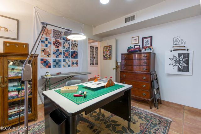 4201 E Kings Road, Tucson, AZ 85711